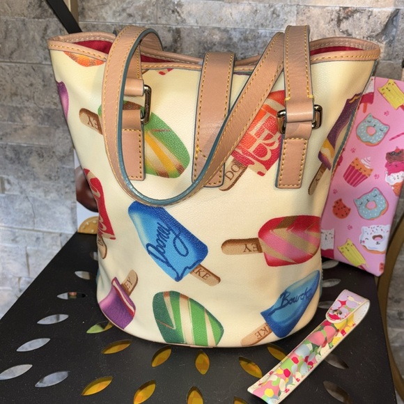 Dooney & Bourke + Kate Spade β οΈ Ice Cream π¦ Bundle - Picture 5 of 7